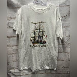 Vtg. Fruit of the Loom USS constitution Boston tshirt‎ size Large